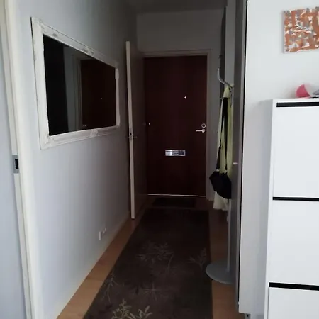 شقة Scandinavian Taiteilijan 3h Huoneisto